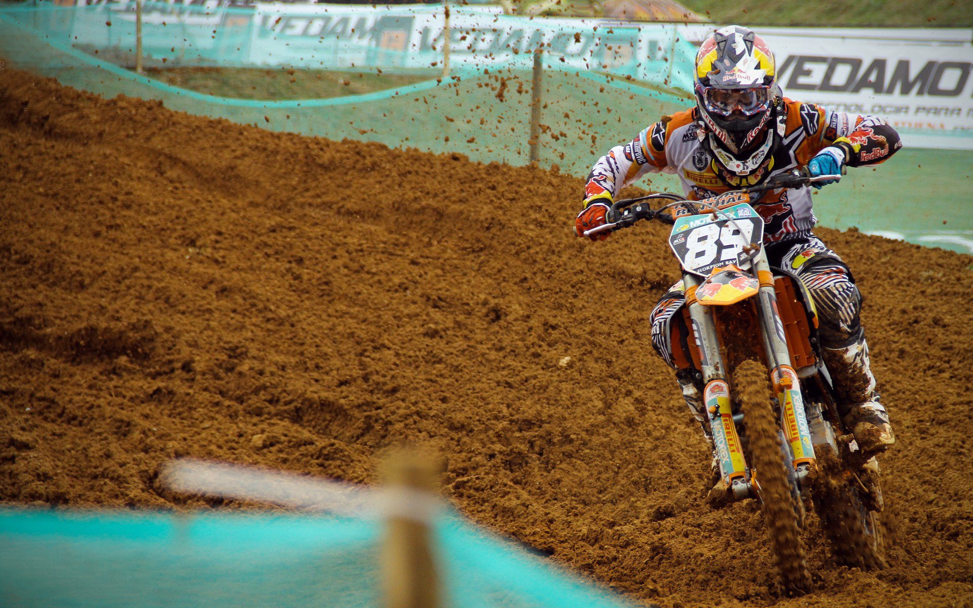 米兰体育官网-英超主力轮休制度对赛季末表现的影响研究，英超末轮分析