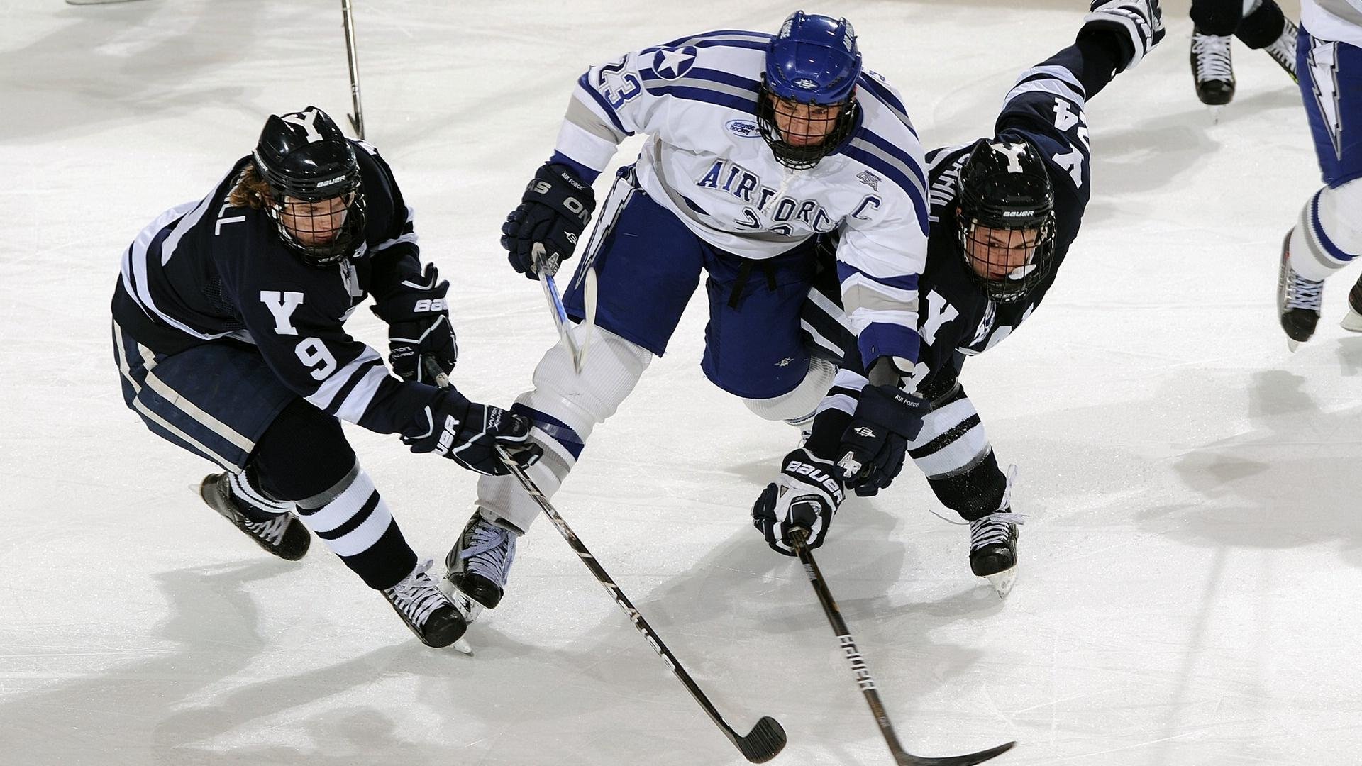 ac米兰足球队-西甲球员心理韧性干预在赛季高压期效果探讨